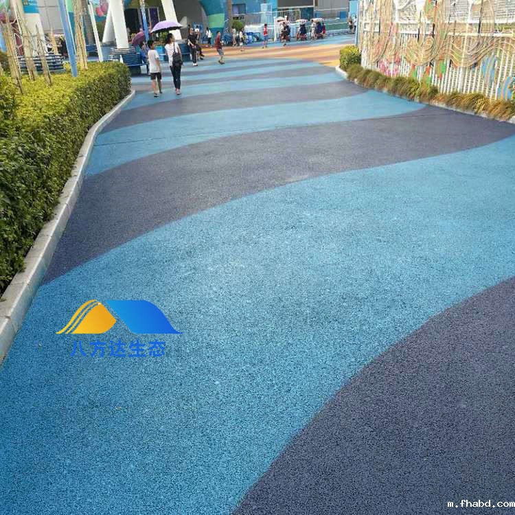 彩色透水混凝土与透水砖的区别